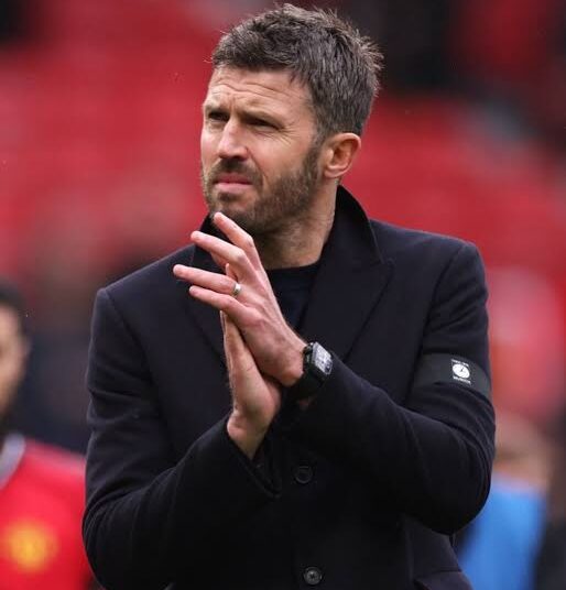Michael Carrick’s Emotional Plea to Manchester United Fans: “Keep That Momentum, Keep That Atmosphere”